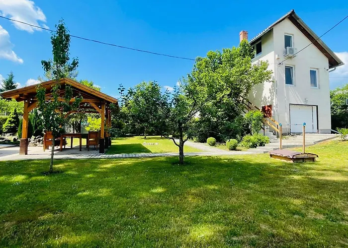 Dunakanyar Case de vacanță Pilismarot